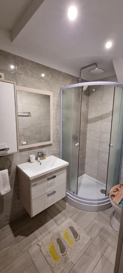 Apartmani Tatic Štinjan المظهر الخارجي الصورة